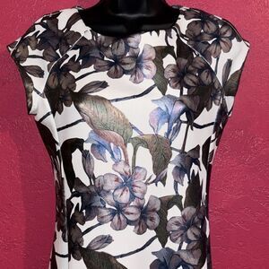 Beige by Eci unique foil floral print dress. Sz 4.
